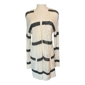 EUC Bongo white & gray striped open front cardigan – size S